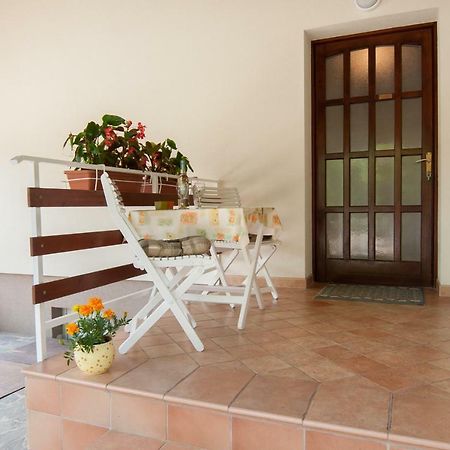 Studio And Apartment Nadia With Garden Porec Exterior photo